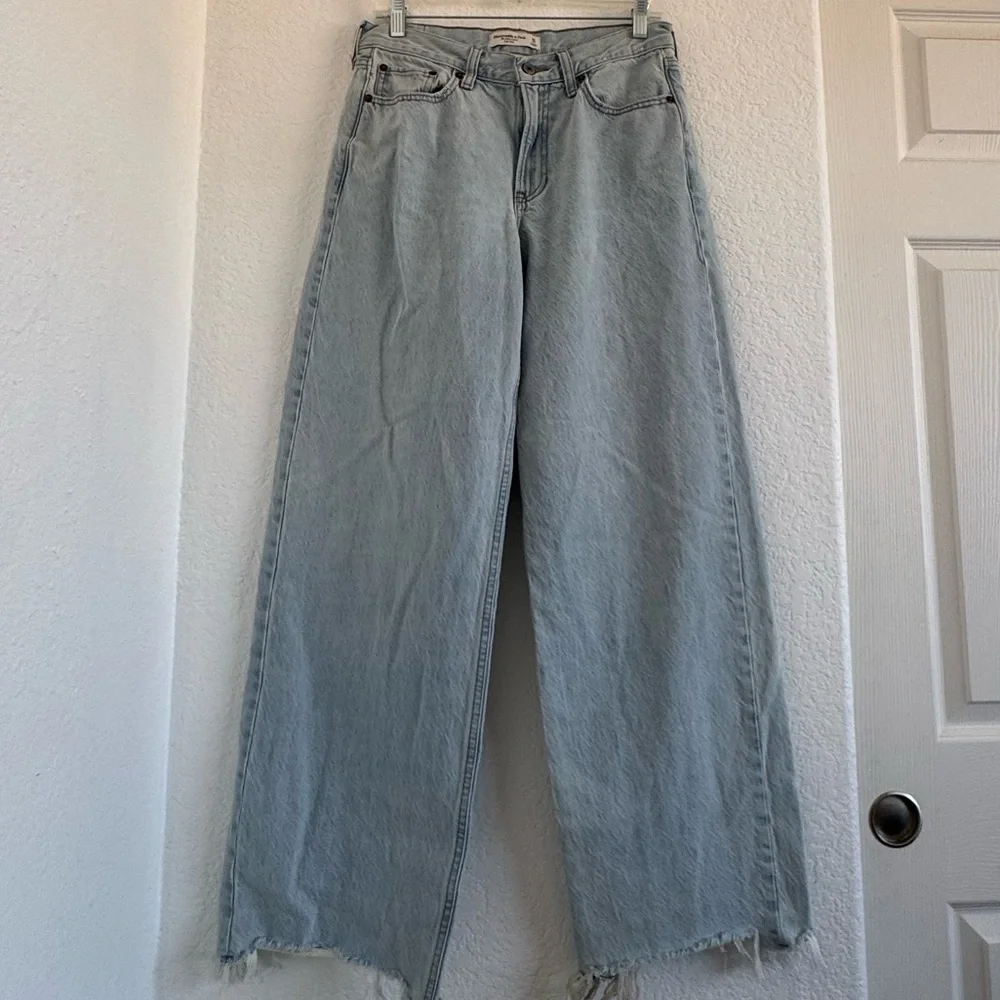 Abercrombie & Fitch The Ultra Loose Low Rise Jeans - Picture 3 of 7